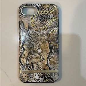 Richmond & Finch chained reptile iPhone 6,7,8 case